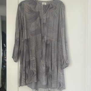 Size xs but fits big as flowy style